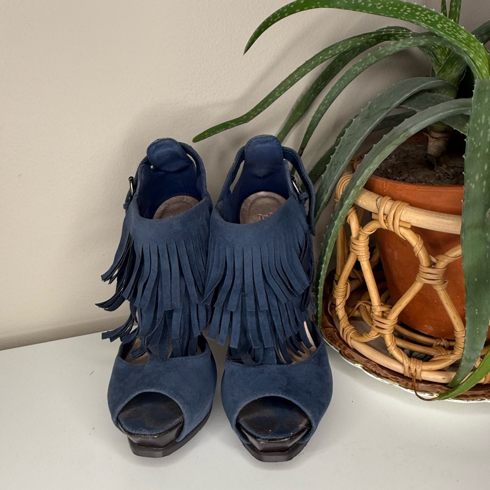 JustFab Blue Faux Suede Fringe Peep Toe High Heel Sandals Women’s Size 8.5 - Picture 2 of 9
